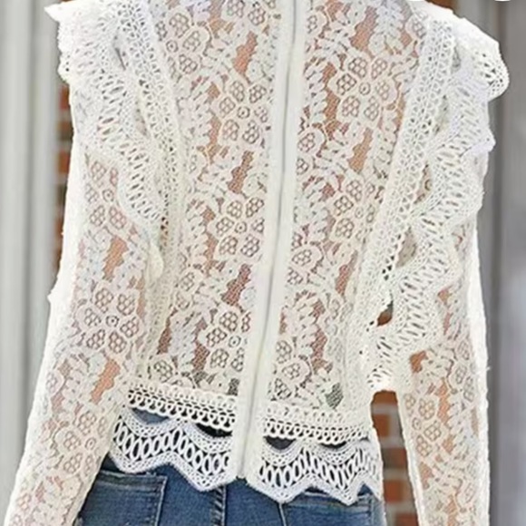 Floerns Tops - White Lace Blouse Mock Neck sz S